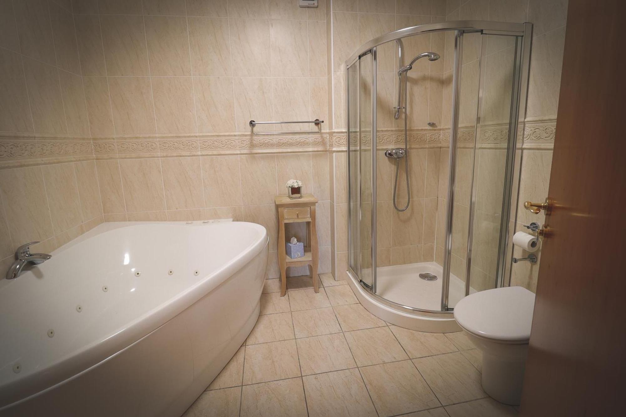 O'Neill Arms Hotel Toome Екстер'єр фото