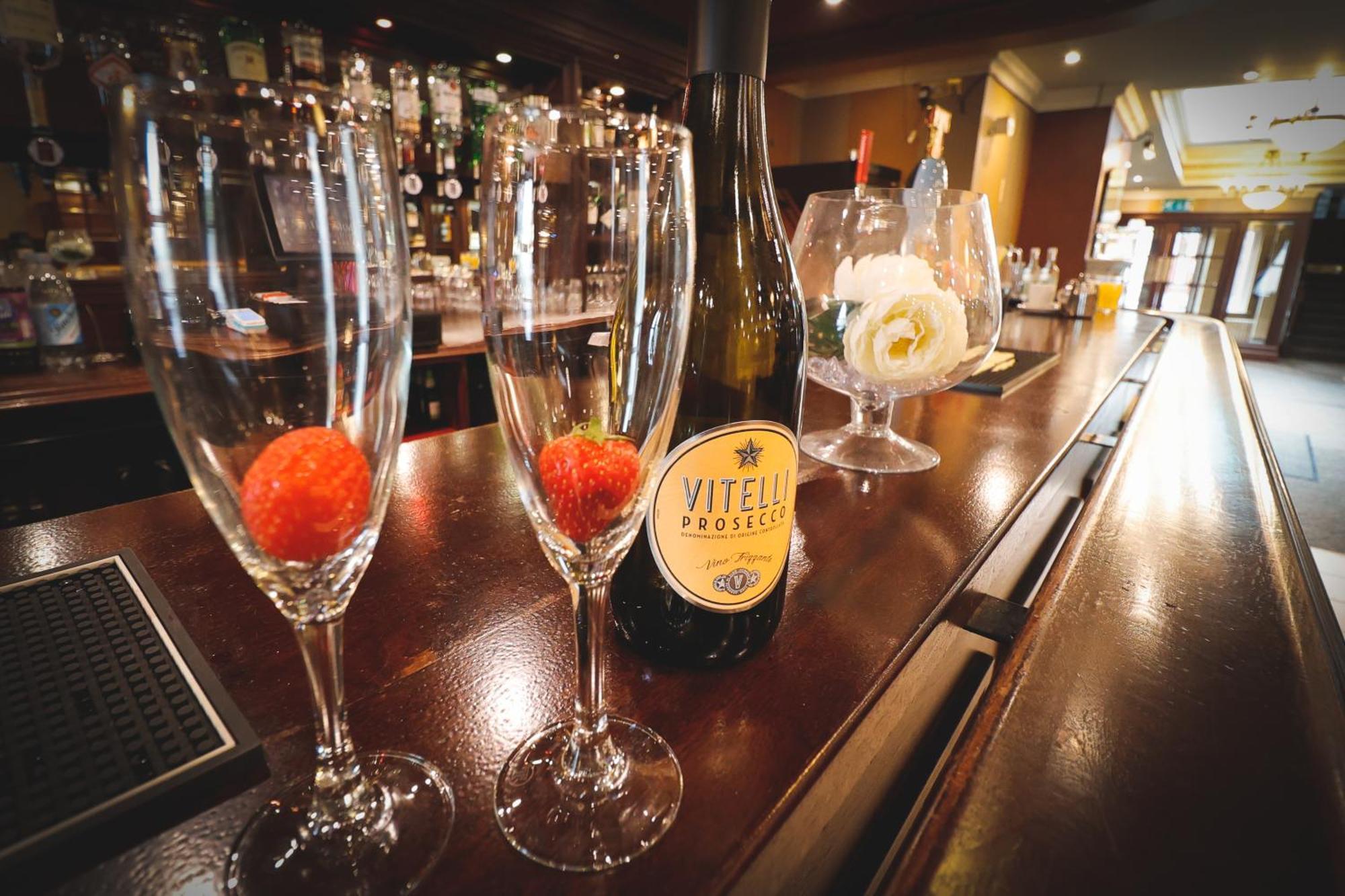 O'Neill Arms Hotel Toome Екстер'єр фото