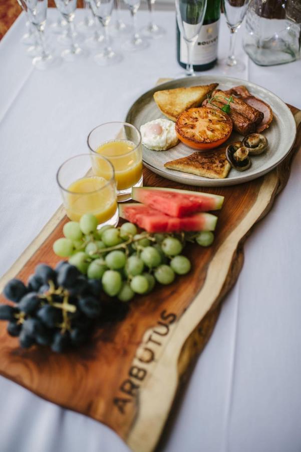 O'Neill Arms Hotel Toome Екстер'єр фото