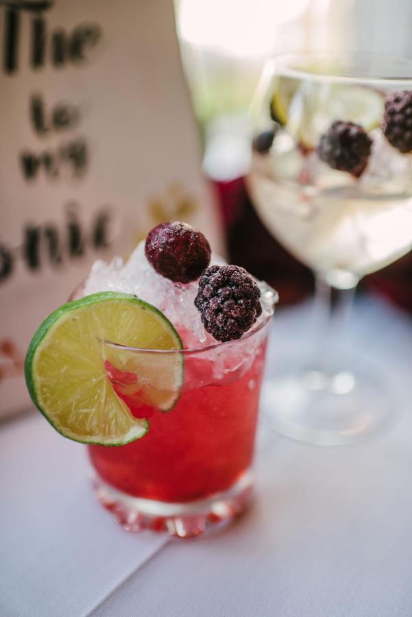 O'Neill Arms Hotel Toome Екстер'єр фото