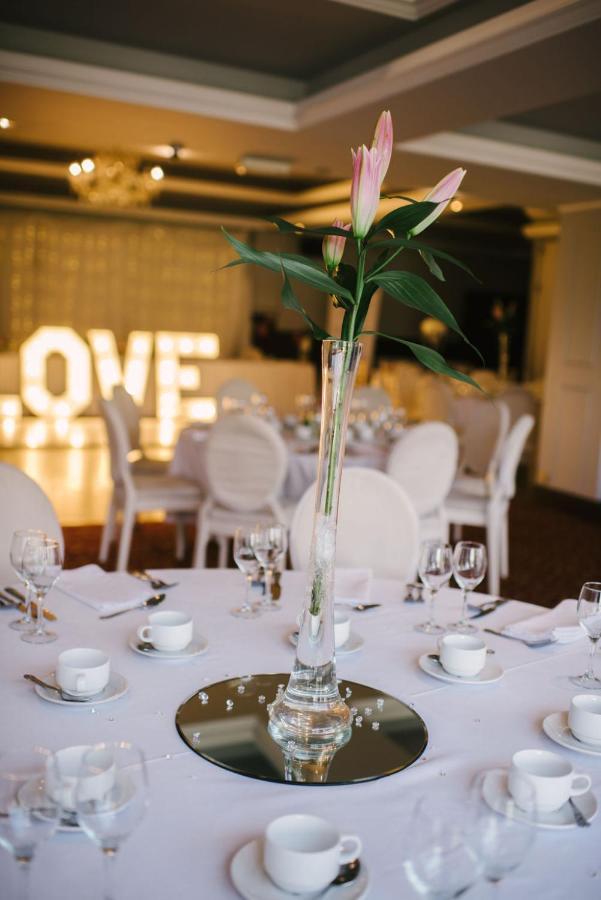 O'Neill Arms Hotel Toome Екстер'єр фото